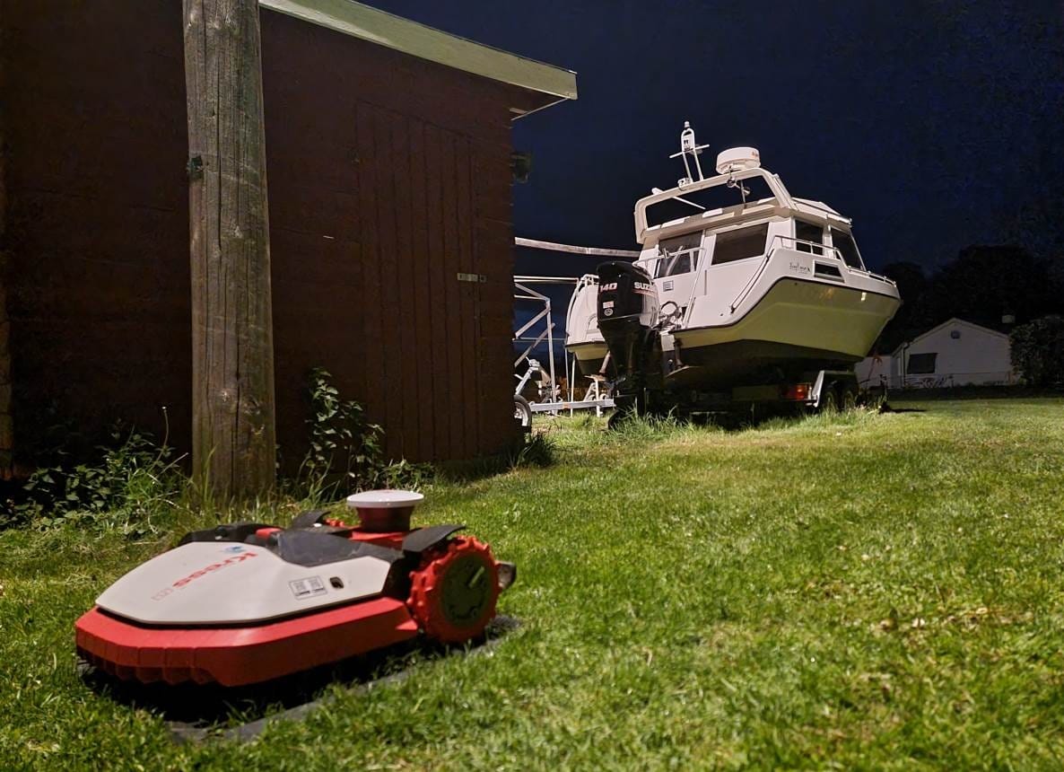 Kress RTK Mega 24000m² KR236E + OAS Kabelfri robotgräsklippa